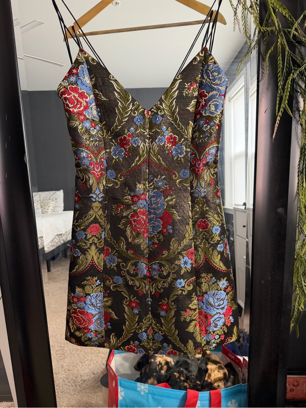 NWT Alice + Olivia Tayla Floral Jacquard Lantern Mini Dress | Size 12 - Picture 8 of 17